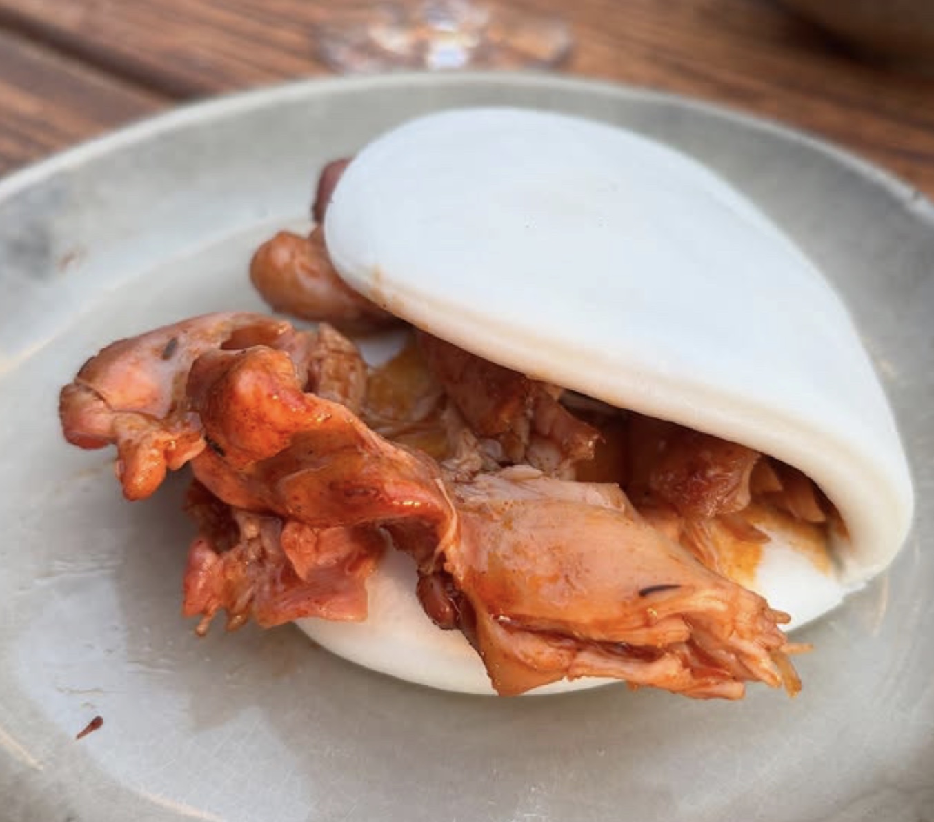 Bun Bao Pulled Chicken op de Kamado BBQ